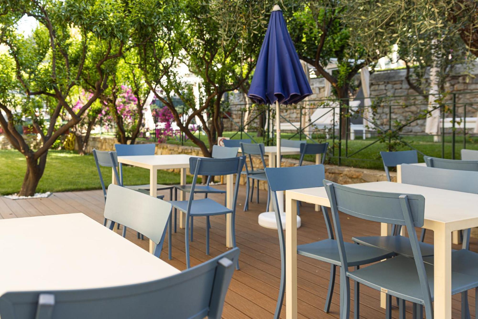Hotel Villa Elisa & Spa Бордихера Екстериор снимка