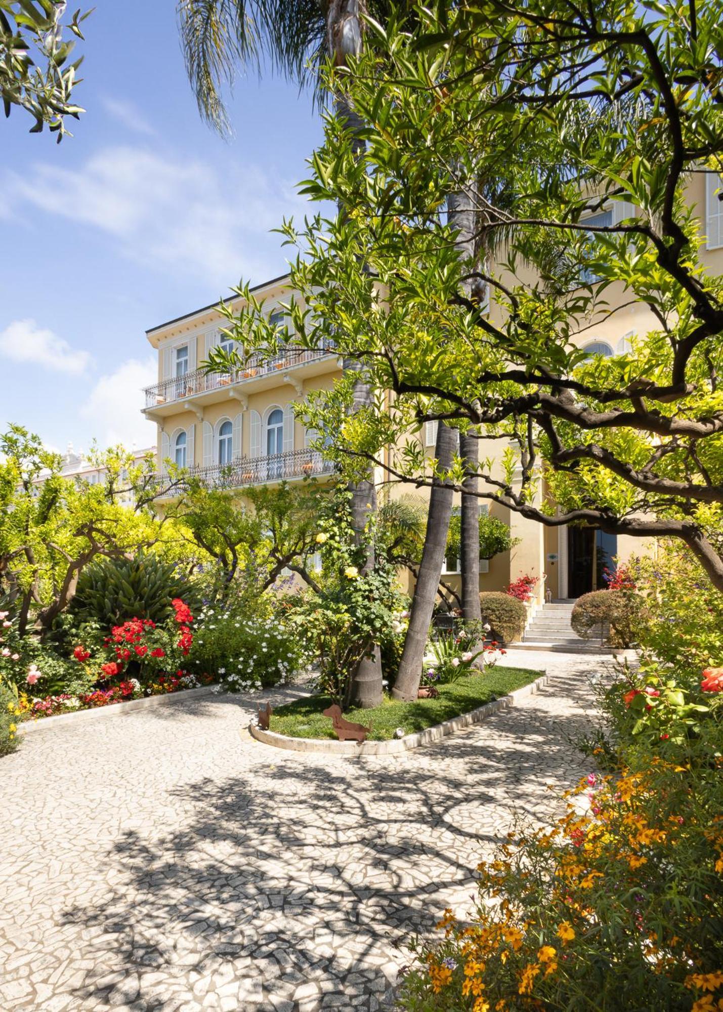 Hotel Villa Elisa & Spa Бордихера Екстериор снимка