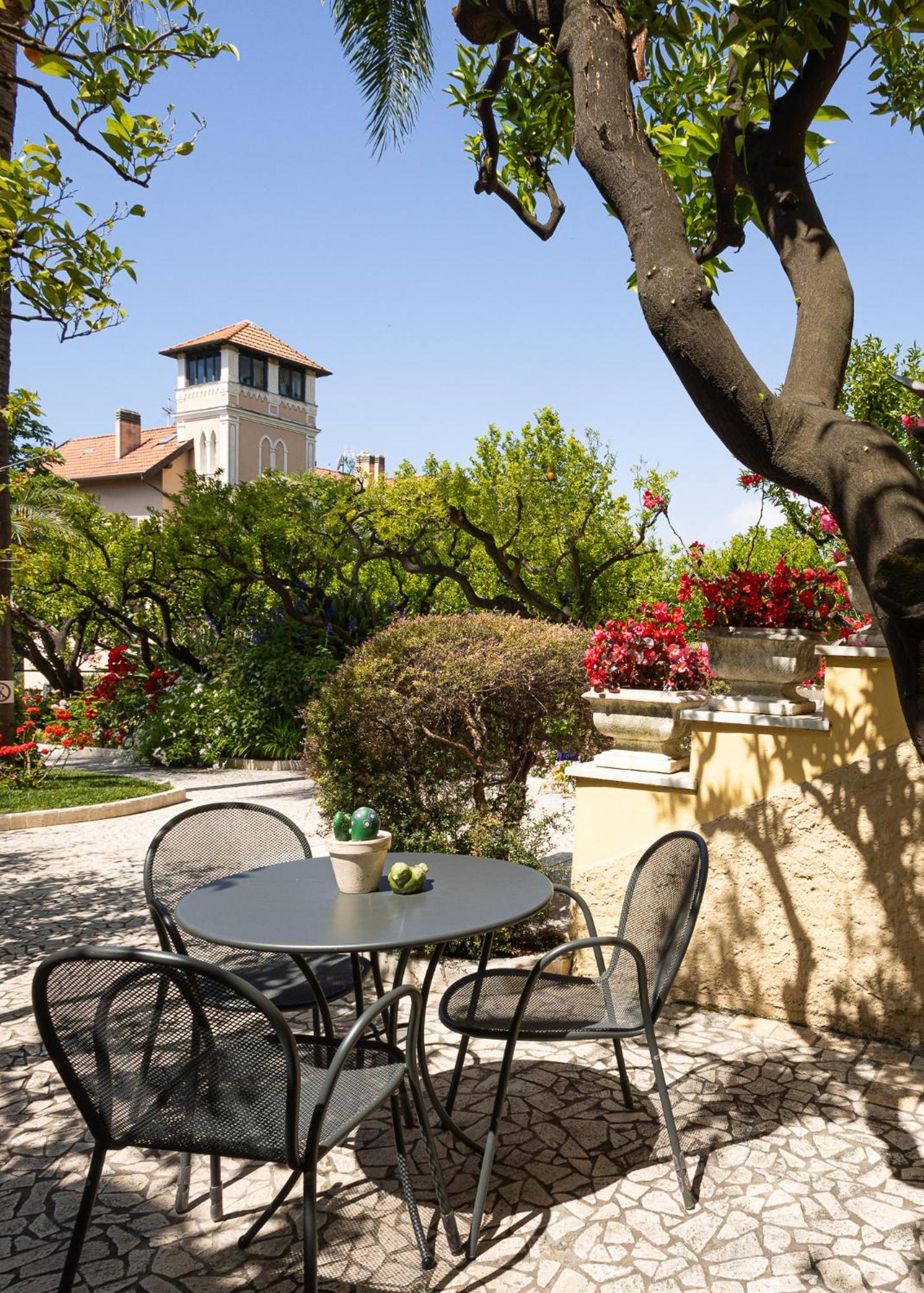 Hotel Villa Elisa & Spa Бордихера Екстериор снимка